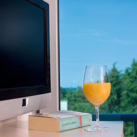 Sunny Porec By Valamar, Ex Crystal Екстериор снимка