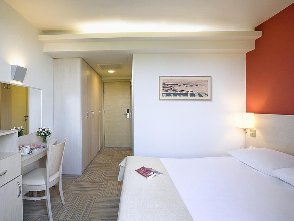Sunny Porec By Valamar, Ex Crystal Екстериор снимка