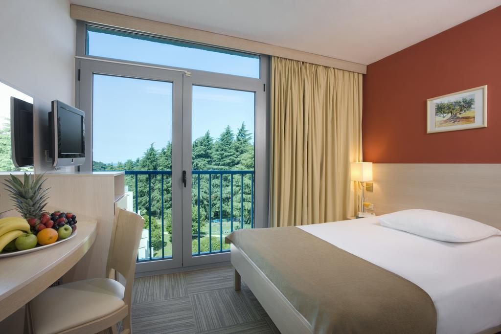Sunny Porec By Valamar, Ex Crystal Екстериор снимка